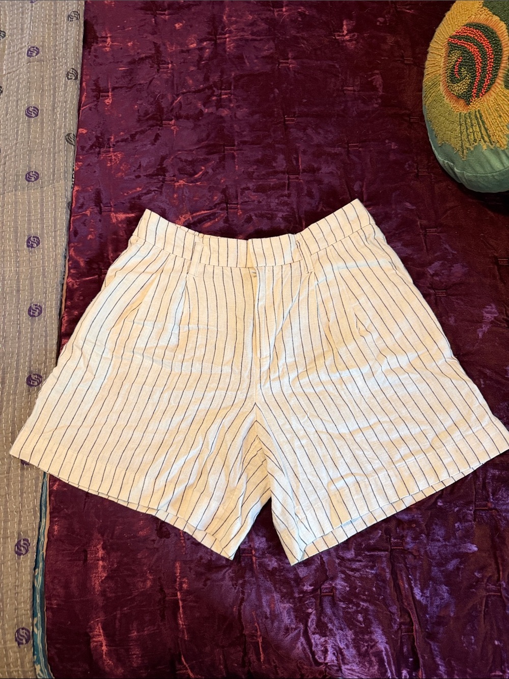Women's White Pinstripe Linen High-Waist New Day Size 6 Shorts